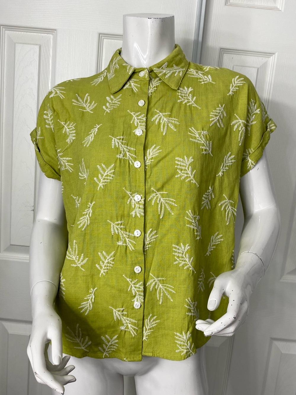 Casual Button-Down Shirt in Lime Green with White Leaf Accent